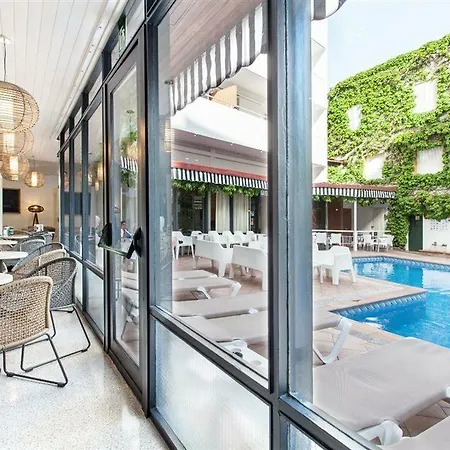 Xaine Park リョレート・デ・マル