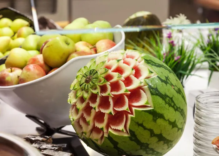 Xaine Park Hotell 4*