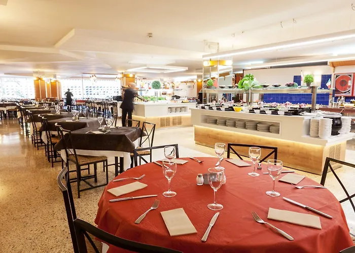 Hotell Xaine Park 4*