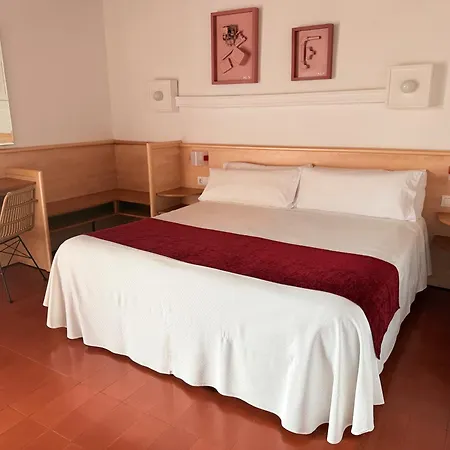 فندق Xaine Park 4*